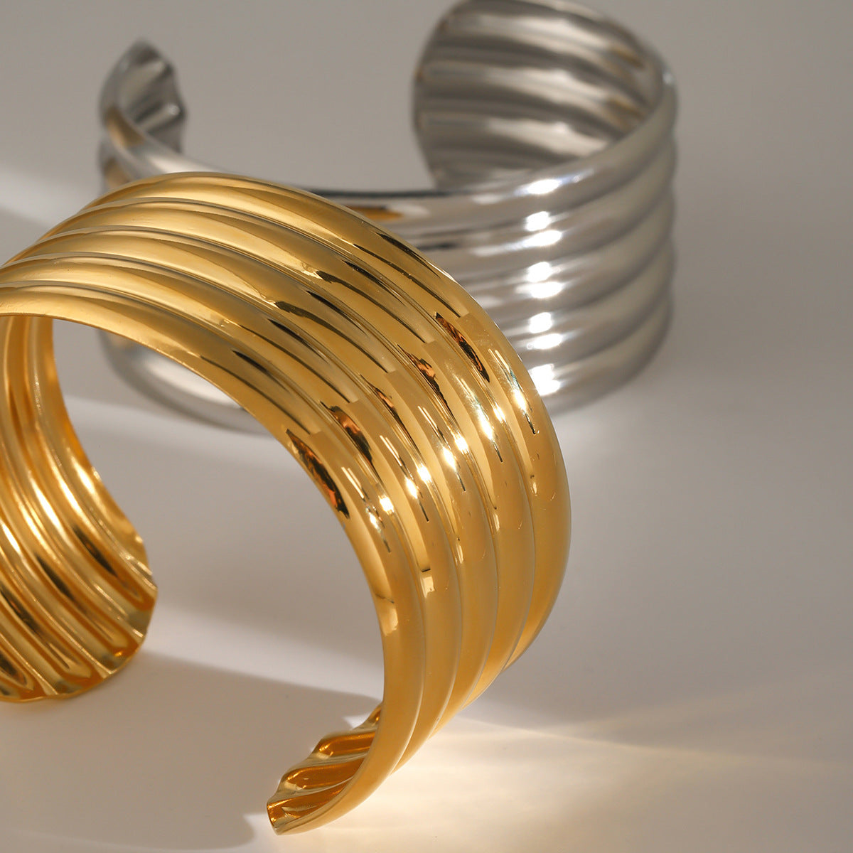 The Sandra Ribbed Cuff