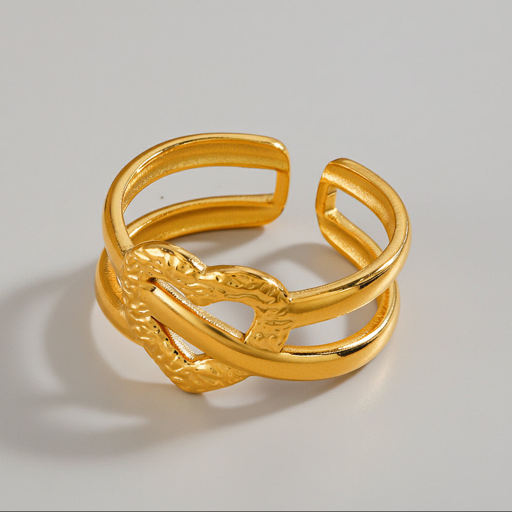 Dione Ring
