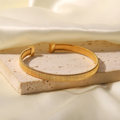 The Roma Ribbed Cuff